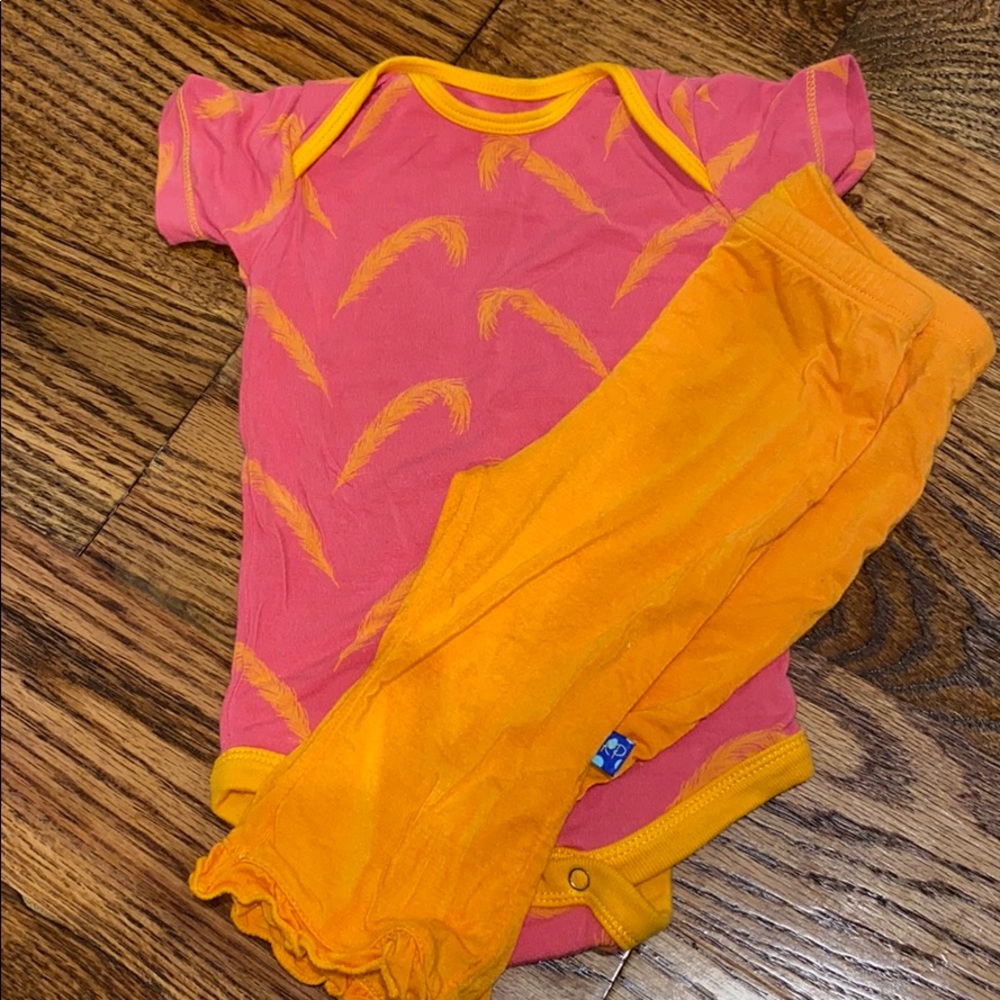 Kickee Pants bodysuit and ruffle pants set